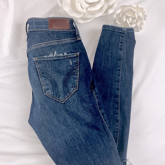 NWT HOLLISTER CURVY MID-RISE DISTRESSED JEANS. W24 L26 - Picture 5 of 5